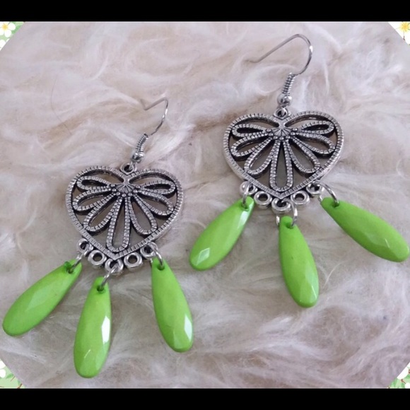 🍀NEW Bohemian Silver Heart LT GREEN Earr - Picture 4 of 6